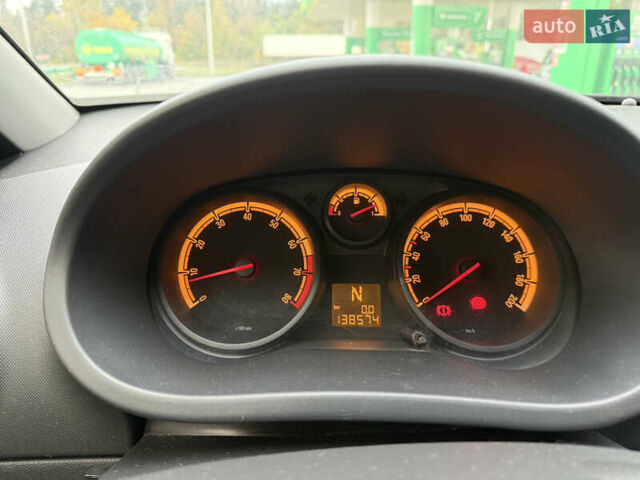 Бежевый Опель Корса, объемом двигателя 1.23 л и пробегом 139 тыс. км за 4200 $, фото 5 на Automoto.ua