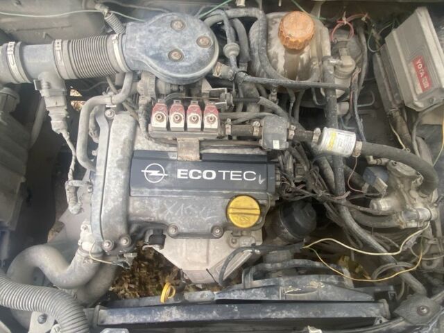 Черный Опель Корса, объемом двигателя 1 л и пробегом 310 тыс. км за 1500 $, фото 5 на Automoto.ua