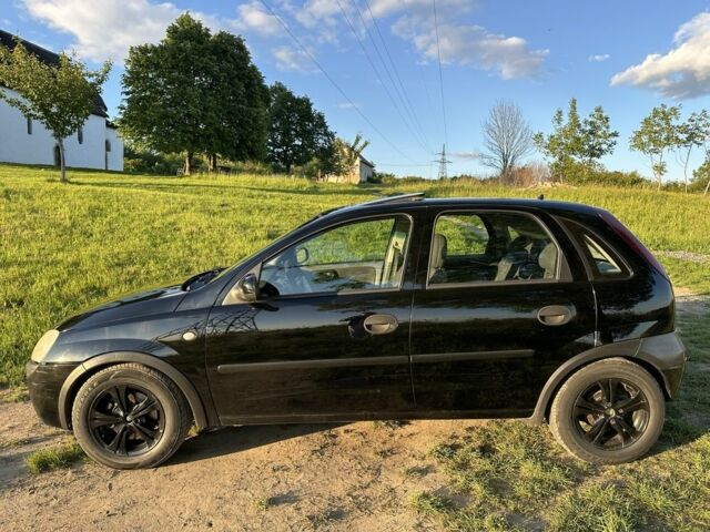 Черный Опель Корса, объемом двигателя 1.7 л и пробегом 340 тыс. км за 3000 $, фото 7 на Automoto.ua