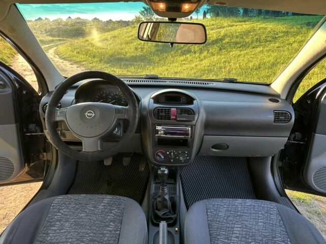 Черный Опель Корса, объемом двигателя 1.7 л и пробегом 340 тыс. км за 3000 $, фото 13 на Automoto.ua