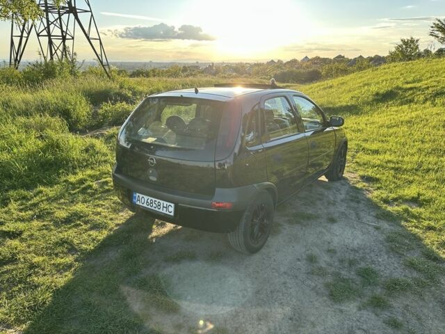 Черный Опель Корса, объемом двигателя 1.7 л и пробегом 340 тыс. км за 3000 $, фото 4 на Automoto.ua