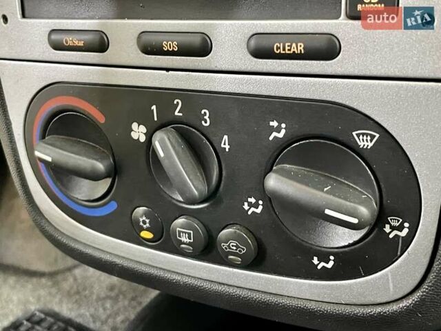 Черный Опель Корса, объемом двигателя 0.97 л и пробегом 260 тыс. км за 2999 $, фото 30 на Automoto.ua