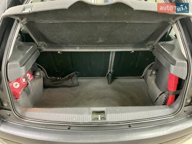 Черный Опель Корса, объемом двигателя 0.97 л и пробегом 260 тыс. км за 2999 $, фото 13 на Automoto.ua