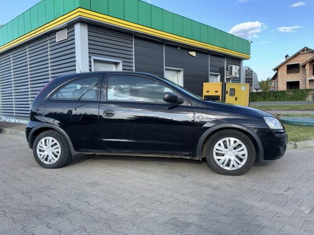 Черный Опель Корса, объемом двигателя 1 л и пробегом 140 тыс. км за 2300 $, фото 4 на Automoto.ua