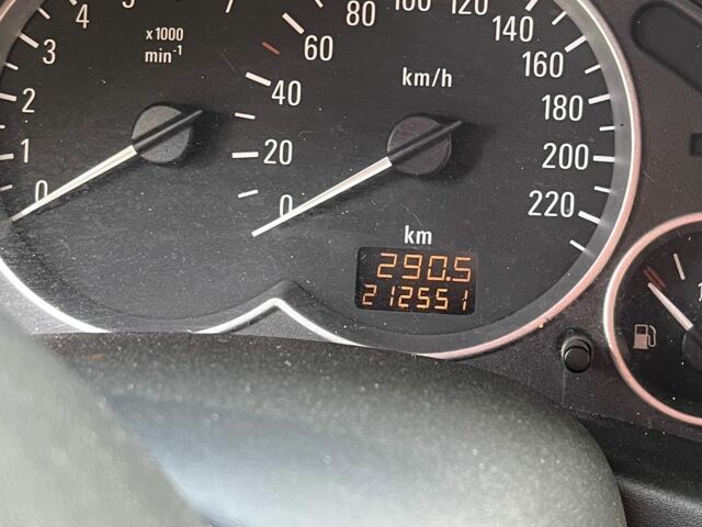 Черный Опель Корса, объемом двигателя 1.2 л и пробегом 220 тыс. км за 3600 $, фото 10 на Automoto.ua