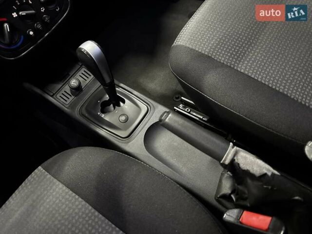 Черный Опель Корса, объемом двигателя 0 л и пробегом 127 тыс. км за 3600 $, фото 27 на Automoto.ua