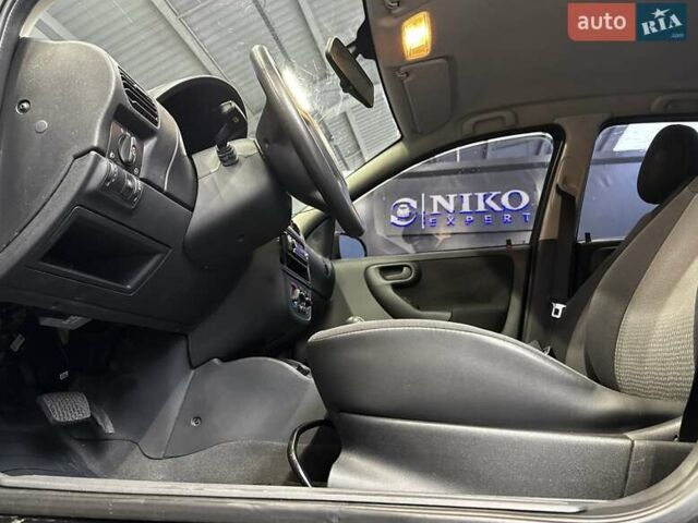 Черный Опель Корса, объемом двигателя 0 л и пробегом 127 тыс. км за 3600 $, фото 20 на Automoto.ua