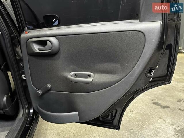 Черный Опель Корса, объемом двигателя 0 л и пробегом 127 тыс. км за 3600 $, фото 34 на Automoto.ua