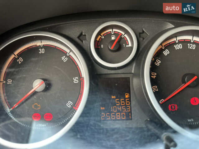 Черный Опель Корса, объемом двигателя 1.69 л и пробегом 258 тыс. км за 6300 $, фото 7 на Automoto.ua