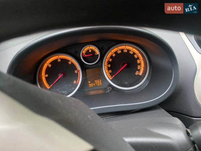 Черный Опель Корса, объемом двигателя 1.25 л и пробегом 309 тыс. км за 3500 $, фото 1 на Automoto.ua