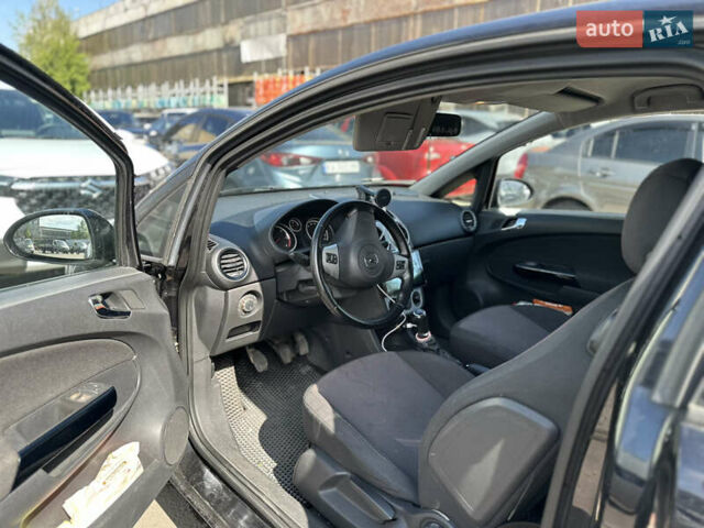 Черный Опель Корса, объемом двигателя 1.69 л и пробегом 258 тыс. км за 6300 $, фото 5 на Automoto.ua