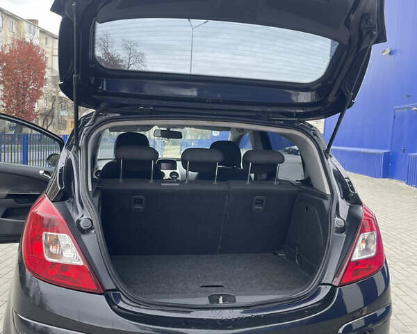 Черный Опель Корса, объемом двигателя 1.2 л и пробегом 210 тыс. км за 3200 $, фото 25 на Automoto.ua