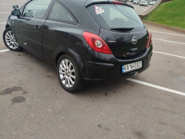 Чорний Опель Корса, об'ємом двигуна 1.2 л та пробігом 250 тис. км за 3600 $, фото 1 на Automoto.ua