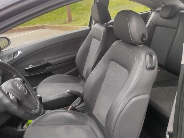 Чорний Опель Корса, об'ємом двигуна 1.2 л та пробігом 250 тис. км за 3600 $, фото 6 на Automoto.ua