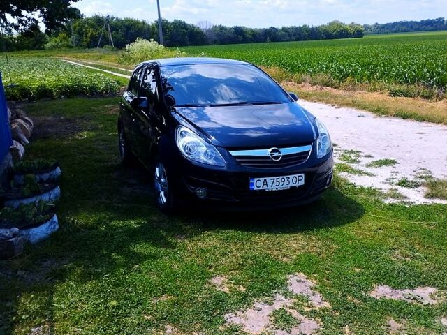 Черный Опель Корса, объемом двигателя 1.2 л и пробегом 203 тыс. км за 3500 $, фото 2 на Automoto.ua
