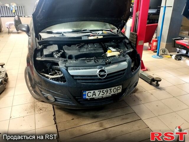Черный Опель Корса, объемом двигателя 1.2 л и пробегом 203 тыс. км за 3500 $, фото 4 на Automoto.ua