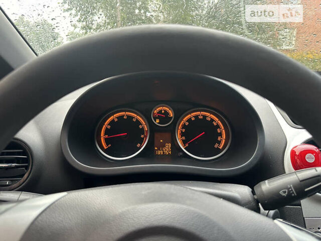 Черный Опель Корса, объемом двигателя 1.2 л и пробегом 139 тыс. км за 3999 $, фото 5 на Automoto.ua