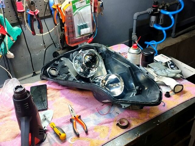 Черный Опель Корса, объемом двигателя 1.2 л и пробегом 203 тыс. км за 3500 $, фото 3 на Automoto.ua