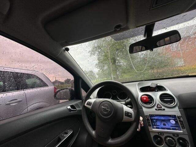 Черный Опель Корса, объемом двигателя 1.2 л и пробегом 139 тыс. км за 3999 $, фото 6 на Automoto.ua