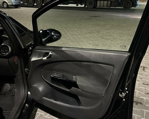 Чорний Опель Корса, об'ємом двигуна 1.23 л та пробігом 160 тис. км за 3500 $, фото 17 на Automoto.ua