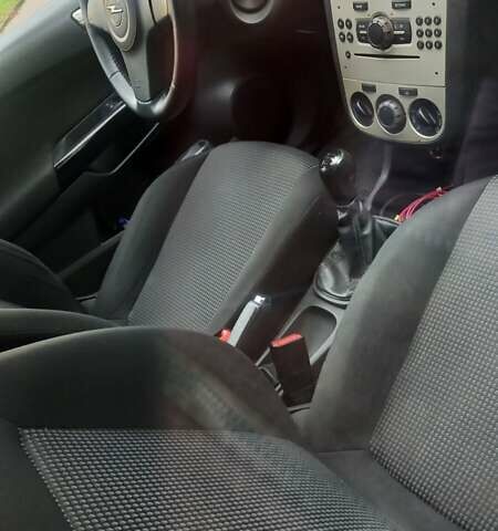 Опель Корса 2009 у Тернополі на Automoto.ua Чорний Опель Корса, об'ємом двигуна 1.23 л та пробігом 190 тис. км за 3400 $, фото 14 на Automoto.ua