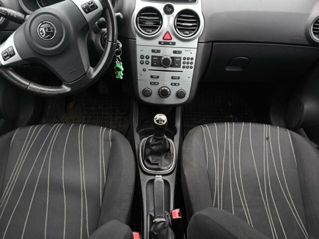 Чорний Опель Корса, об'ємом двигуна 0 л та пробігом 240 тис. км за 4000 $, фото 5 на Automoto.ua