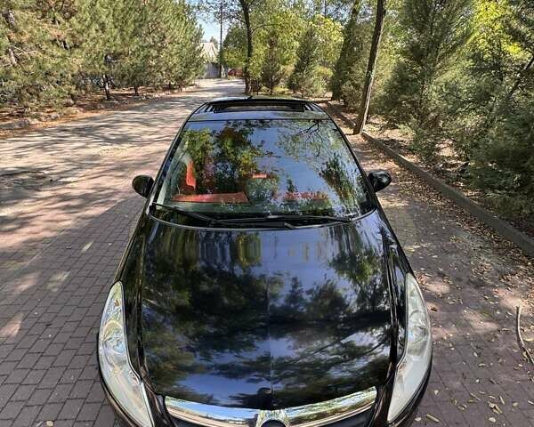 Черный Опель Корса, объемом двигателя 1.25 л и пробегом 195 тыс. км за 4200 $, фото 19 на Automoto.ua