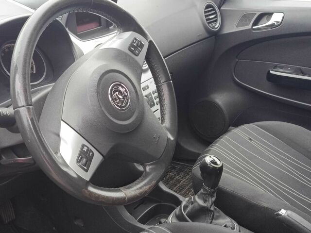 Чорний Опель Корса, об'ємом двигуна 0 л та пробігом 240 тис. км за 4000 $, фото 3 на Automoto.ua