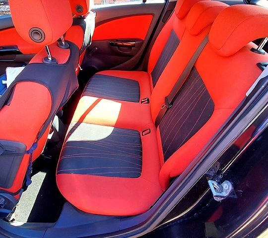 Черный Опель Корса, объемом двигателя 1.2 л и пробегом 217 тыс. км за 4200 $, фото 6 на Automoto.ua