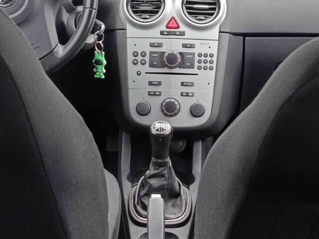 Чорний Опель Корса, об'ємом двигуна 0 л та пробігом 240 тис. км за 4000 $, фото 1 на Automoto.ua