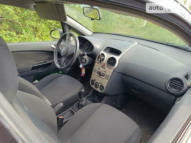 Черный Опель Корса, объемом двигателя 1.3 л и пробегом 233 тыс. км за 3599 $, фото 12 на Automoto.ua