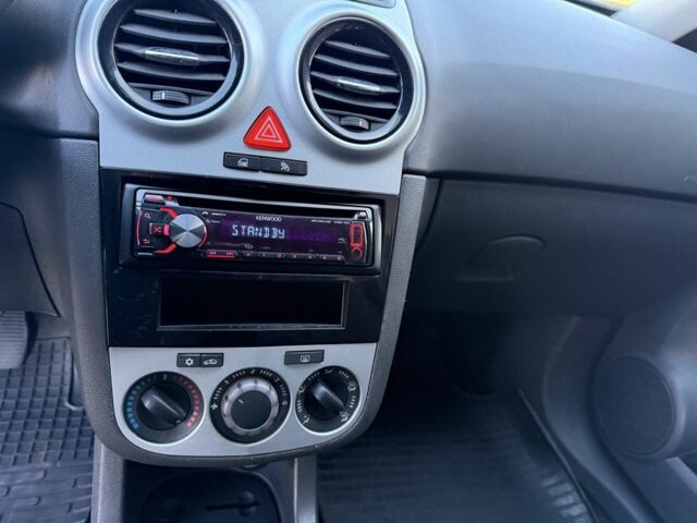 Чорний Опель Корса, об'ємом двигуна 1.2 л та пробігом 154 тис. км за 4800 $, фото 10 на Automoto.ua