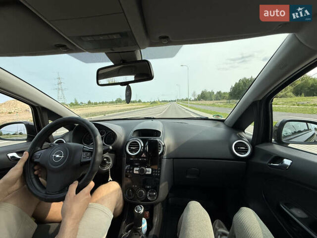 Черный Опель Корса, объемом двигателя 1.4 л и пробегом 226 тыс. км за 4900 $, фото 26 на Automoto.ua