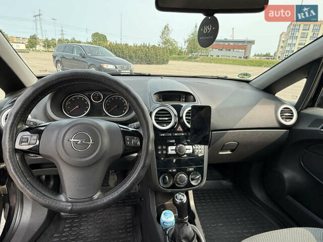 Черный Опель Корса, объемом двигателя 1.4 л и пробегом 226 тыс. км за 4900 $, фото 28 на Automoto.ua