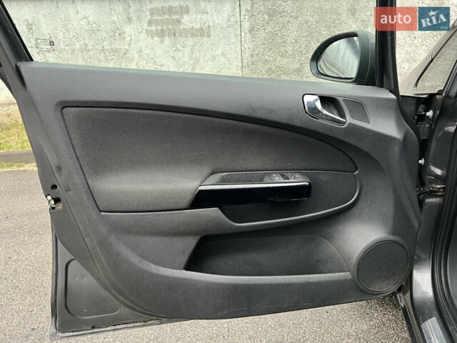 Чорний Опель Корса, об'ємом двигуна 1.25 л та пробігом 205 тис. км за 5399 $, фото 7 на Automoto.ua