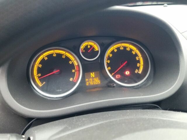 Черный Опель Корса, объемом двигателя 1.2 л и пробегом 276 тыс. км за 4100 $, фото 4 на Automoto.ua