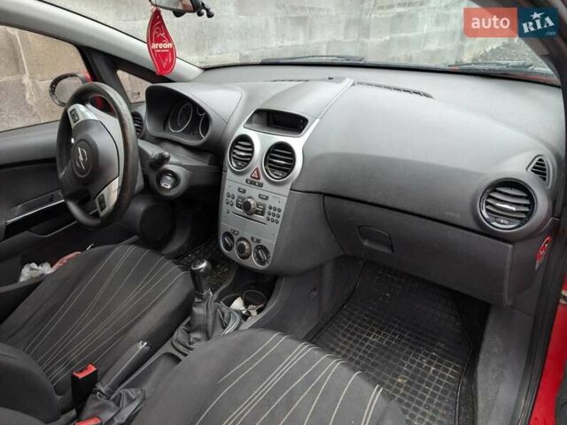 Черный Опель Корса, объемом двигателя 1.3 л и пробегом 180 тыс. км за 4200 $, фото 2 на Automoto.ua