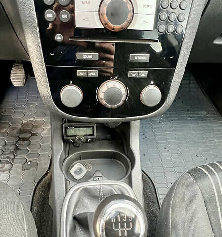 Чорний Опель Корса, об'ємом двигуна 1.23 л та пробігом 239 тис. км за 4599 $, фото 14 на Automoto.ua