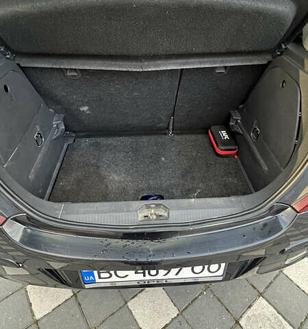 Чорний Опель Корса, об'ємом двигуна 1.23 л та пробігом 239 тис. км за 4599 $, фото 23 на Automoto.ua