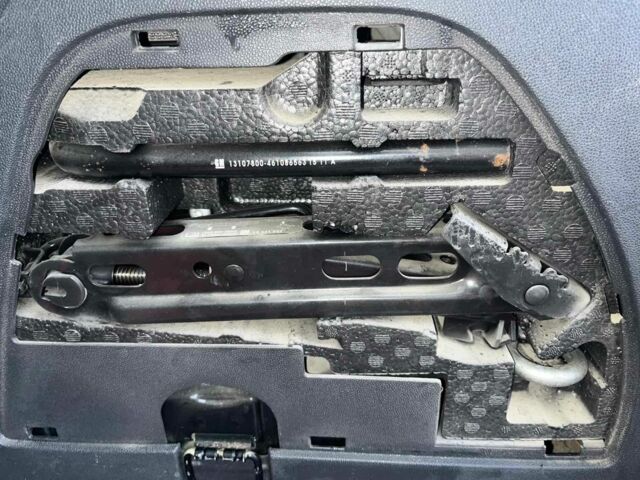 Чорний Опель Корса, об'ємом двигуна 1.3 л та пробігом 2 тис. км за 5000 $, фото 6 на Automoto.ua