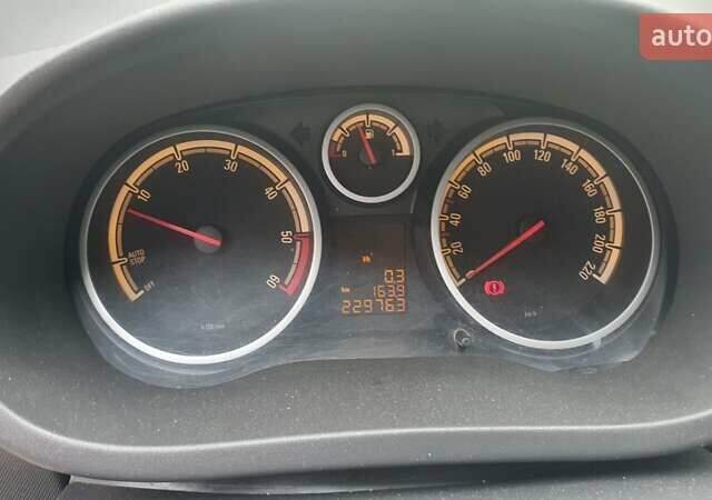 Чорний Опель Корса, об'ємом двигуна 1.23 л та пробігом 255 тис. км за 4200 $, фото 12 на Automoto.ua