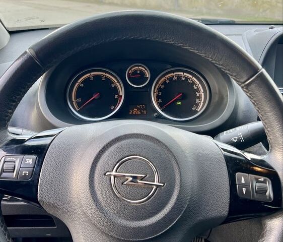 Чорний Опель Корса, об'ємом двигуна 1.2 л та пробігом 239 тис. км за 4599 $, фото 12 на Automoto.ua