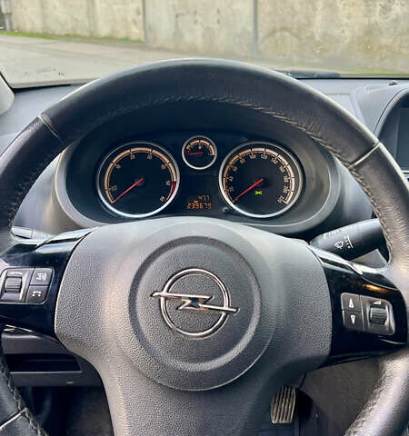 Чорний Опель Корса, об'ємом двигуна 1.23 л та пробігом 239 тис. км за 4599 $, фото 12 на Automoto.ua