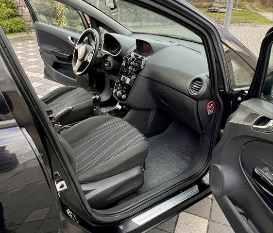 Чорний Опель Корса, об'ємом двигуна 1.2 л та пробігом 239 тис. км за 4599 $, фото 17 на Automoto.ua