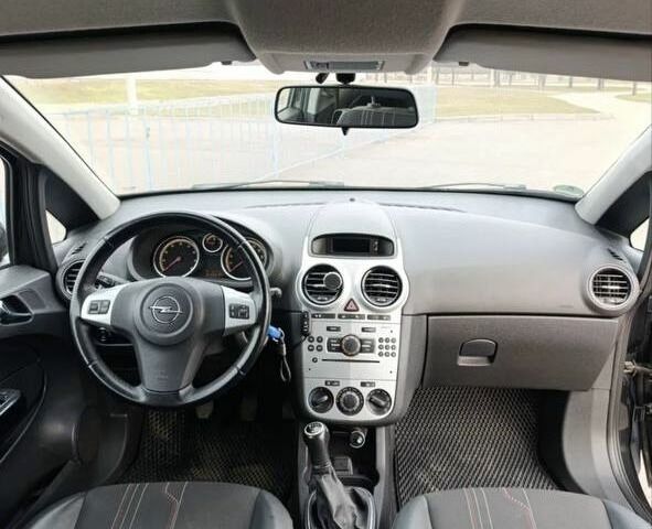 Чорний Опель Корса, об'ємом двигуна 0 л та пробігом 200 тис. км за 5550 $, фото 4 на Automoto.ua