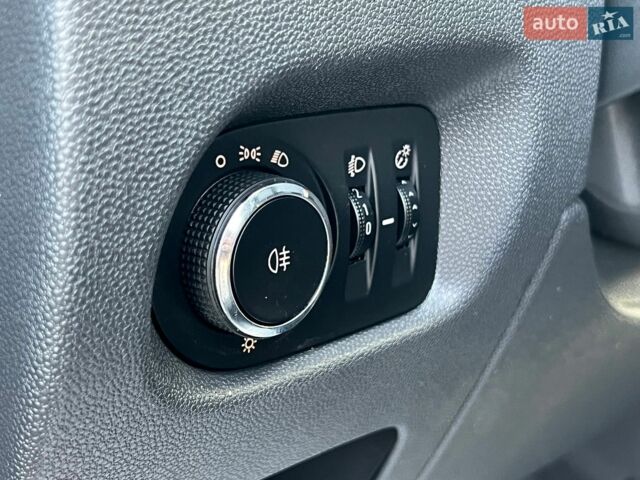 Черный Опель Корса, объемом двигателя 1.3 л и пробегом 261 тыс. км за 3288 $, фото 27 на Automoto.ua