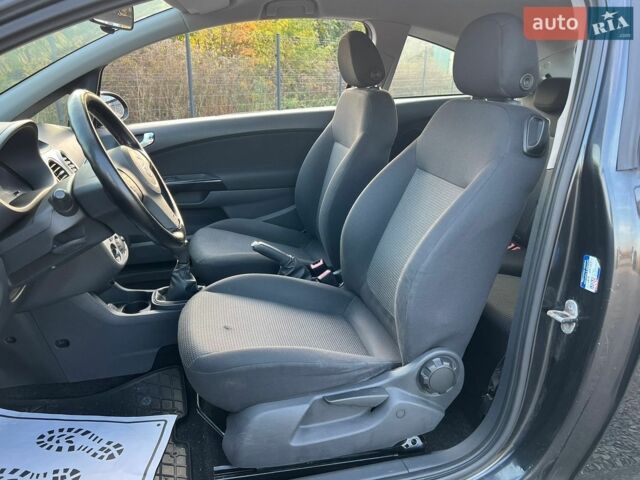 Черный Опель Корса, объемом двигателя 1.3 л и пробегом 261 тыс. км за 3288 $, фото 18 на Automoto.ua