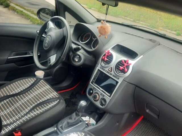 Опель Корса 2012 в Чернигове на Automoto.ua Черный Опель Корса, объемом двигателя 1.4 л и пробегом 146 тыс. км за 7100 $, фото 4 на Automoto.ua