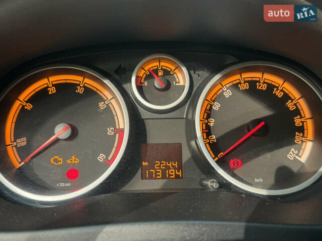 Черный Опель Корса, объемом двигателя 1.25 л и пробегом 173 тыс. км за 5900 $, фото 12 на Automoto.ua