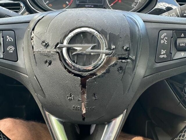 Черный Опель Корса, объемом двигателя 1.4 л и пробегом 120 тыс. км за 2500 $, фото 3 на Automoto.ua